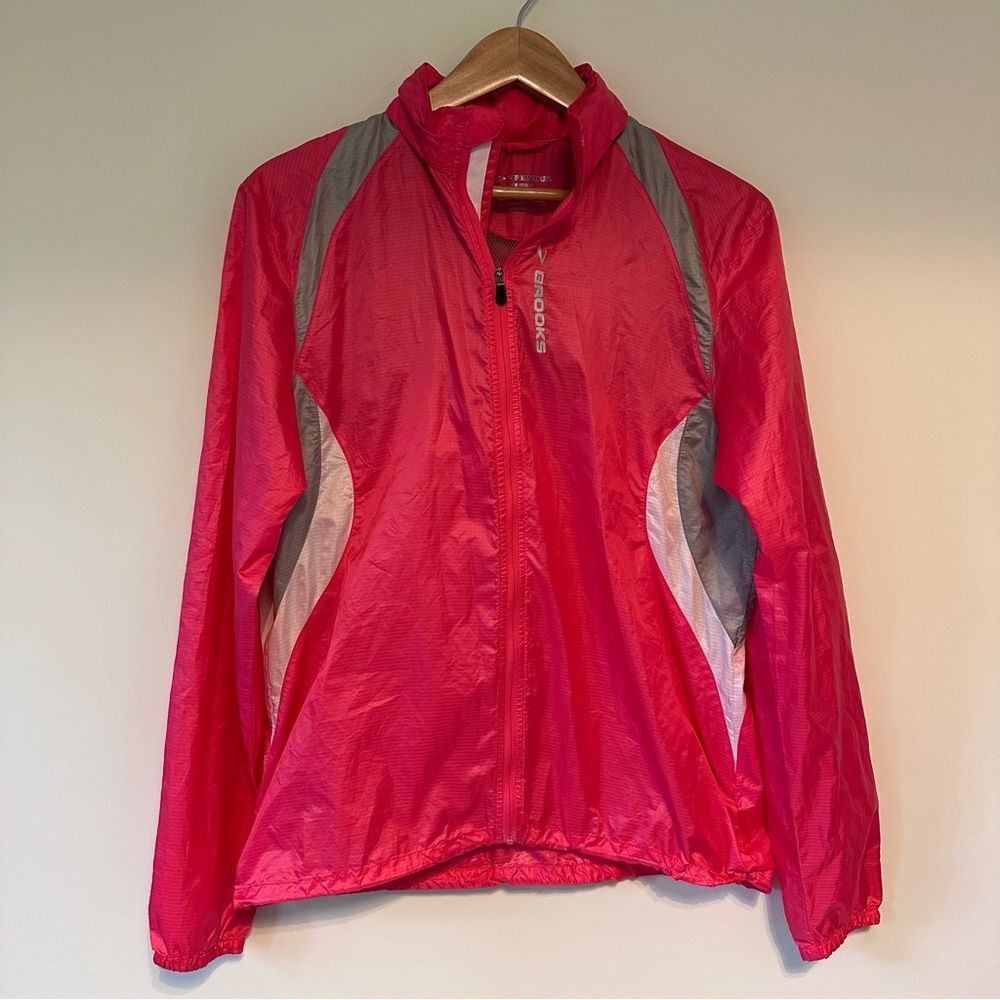Brooks Running Lightweight Pink Jacket Small